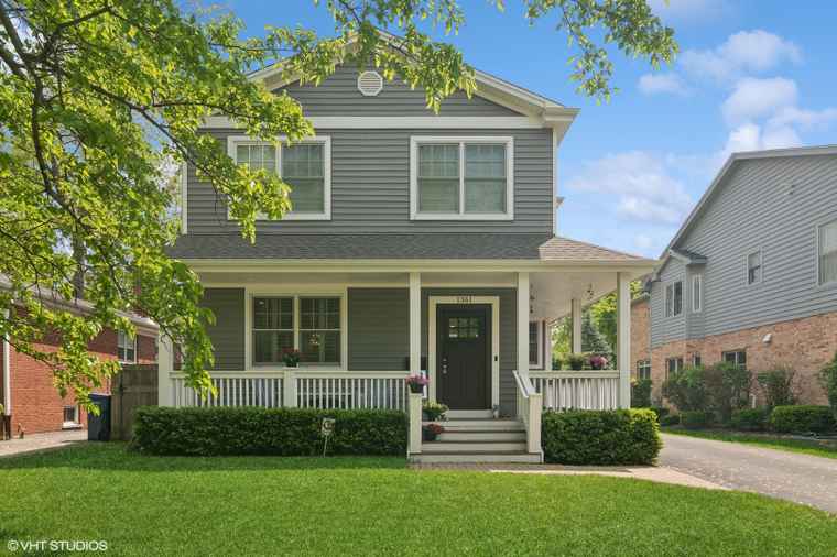 Photo of 1361 Cavell Ave Highland Park, IL 60035