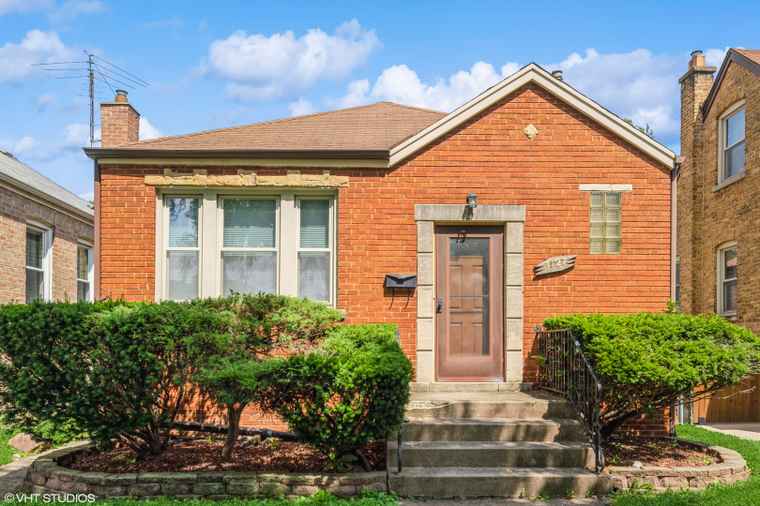 Photo of 3127 Oak Ave Brookfield, IL 60513