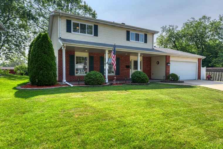 Photo of 1367 S Elizabeth St Lombard, IL 60148