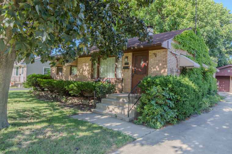Photo of 129 N Chase Ave Bartlett, IL 60103