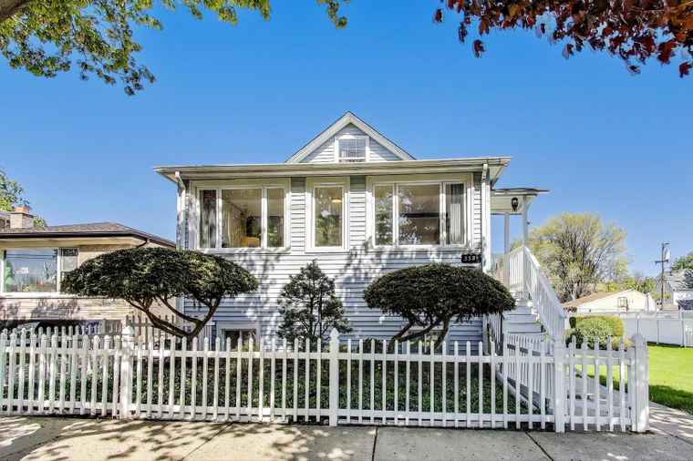 Photo of 3321 Ruby St Franklin Park, IL 60131