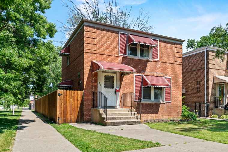 Photo of 613 Hull Ave Westchester, IL 60154