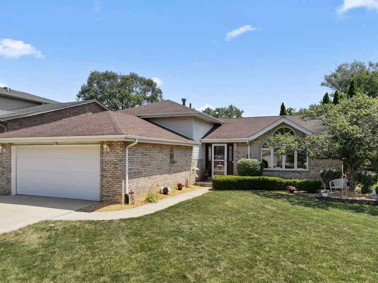 Photo of 17019 Danielle Ct Oak Forest, IL 60452