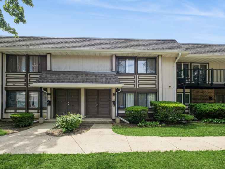 Photo of 1117 Court B Ct Hanover Park, IL 60133