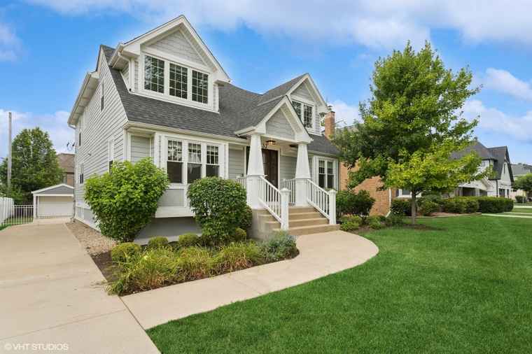 Photo of 732 S Mitchell Ave Elmhurst, IL 60126