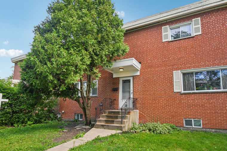 Photo of 2122 Foster St Evanston, IL 60201
