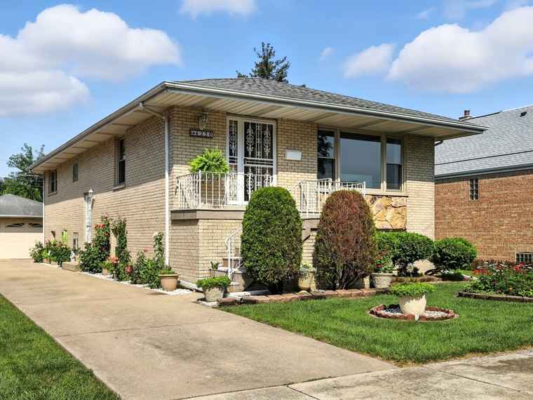 Photo of 4230 Prairie Ave Brookfield, IL 60513