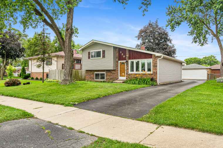 Photo of 320 Marshall Rd Bensenville, IL 60106