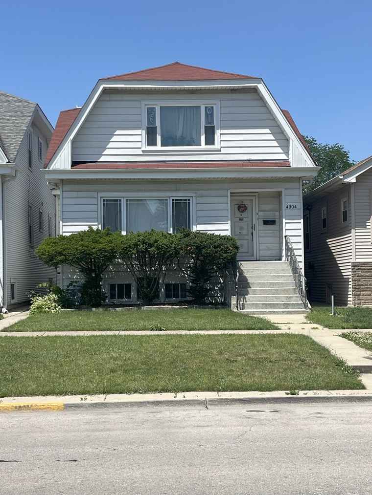 Photo of 4304 N Oriole Ave Norridge, IL 60706