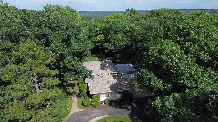 Photo of 11S047 Palisades Rd Burr Ridge, IL 60527