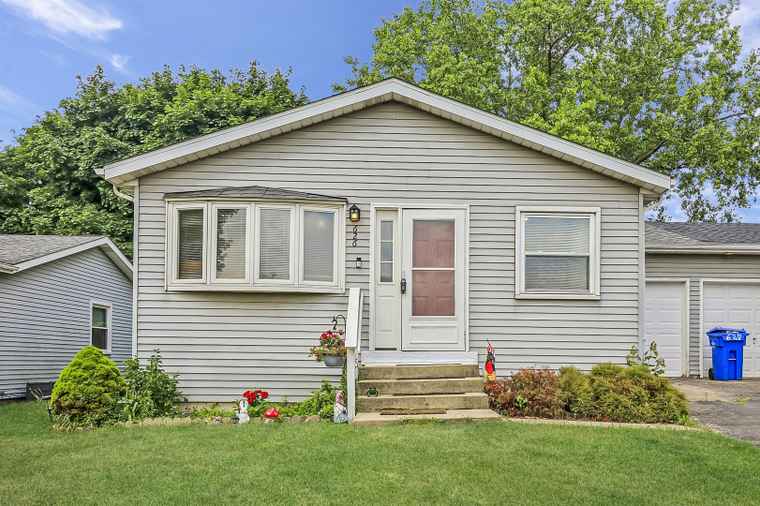 Photo of 626 Dean Dr South Elgin, IL 60177