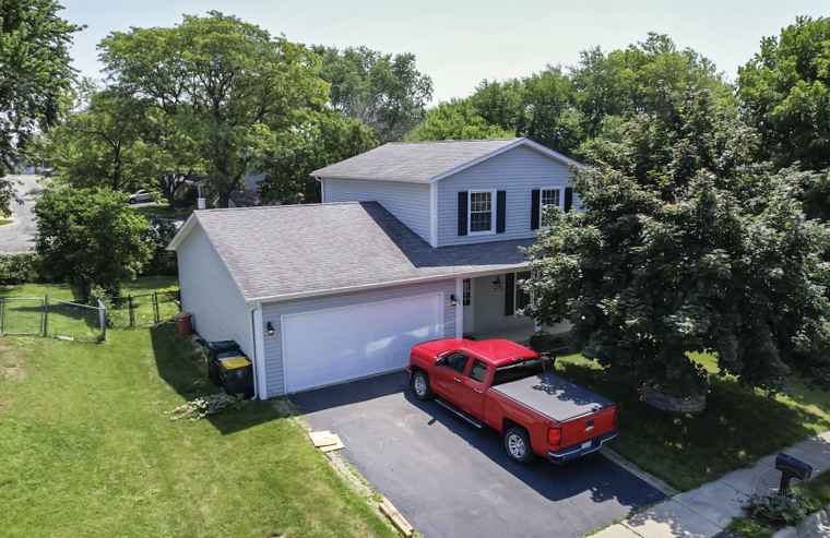 Photo of 989 Tioga Ct Carol Stream, IL 60188