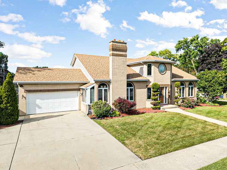 Photo of 1580 Webster Ln Des Plaines, IL 60018