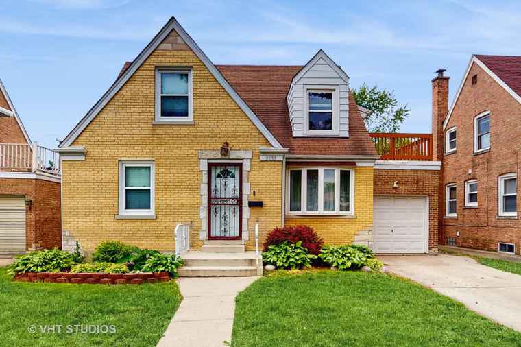 Photo of 3033 Dora St Franklin Park, IL 60131