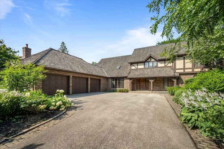 Photo of 510 Buena Rd Lake Forest, IL 60045