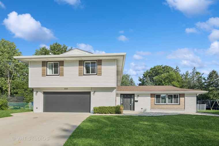 Photo of 405 Clifton Ct Schaumburg, IL 60193