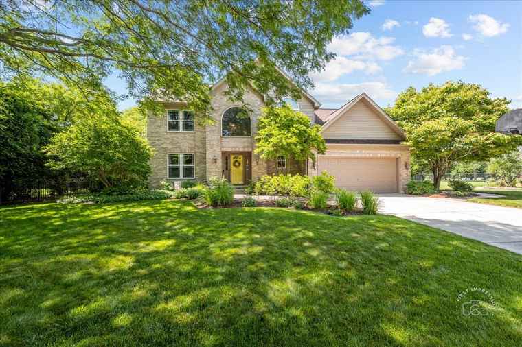 Photo of 145 West Ct Batavia, IL 60510