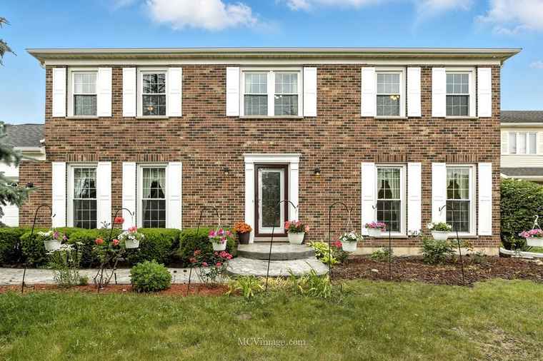 Photo of 3835 Huntington Blvd Hoffman Estates, IL 60192