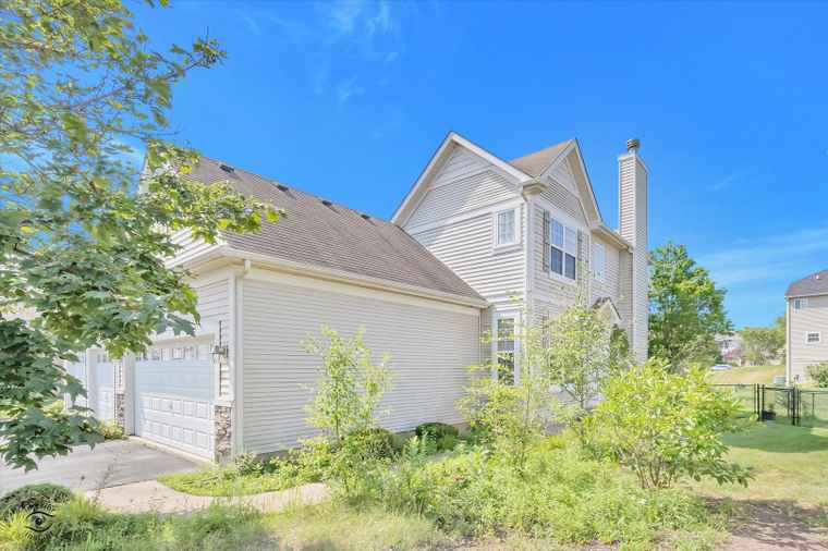Photo of 2183 Bluebird Ln Yorkville, IL 60560