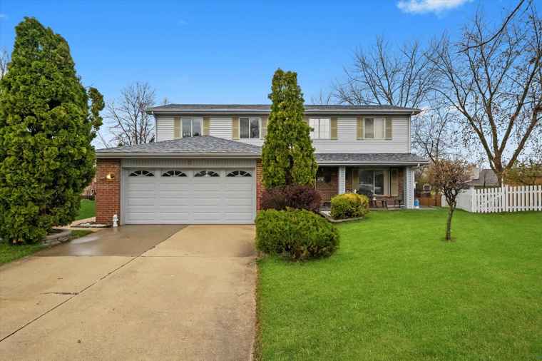Photo of 3 Lorraine Ave Woodridge, IL 60517