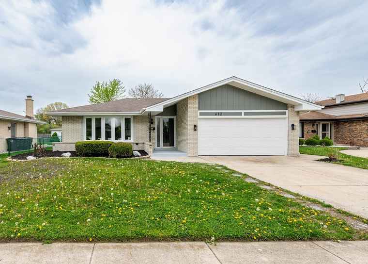 Photo of 612 Thornwood Dr South Holland, IL 60473