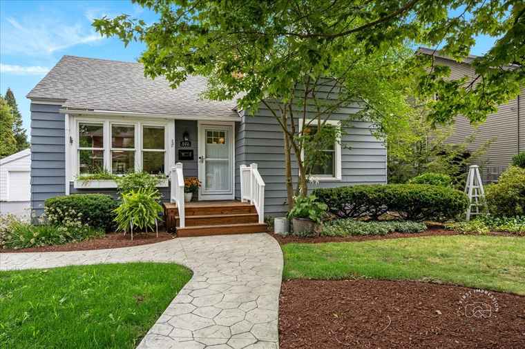 Photo of 620 S 7th St St. Charles, IL 60174