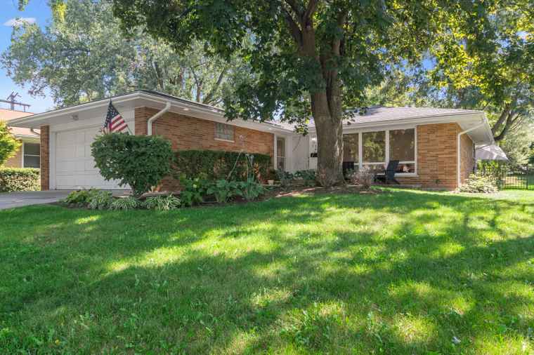Photo of 123 Monument Ave Barrington, IL 60010