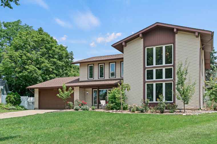 Photo of 253 Fremont Ct Bloomingdale, IL 60108