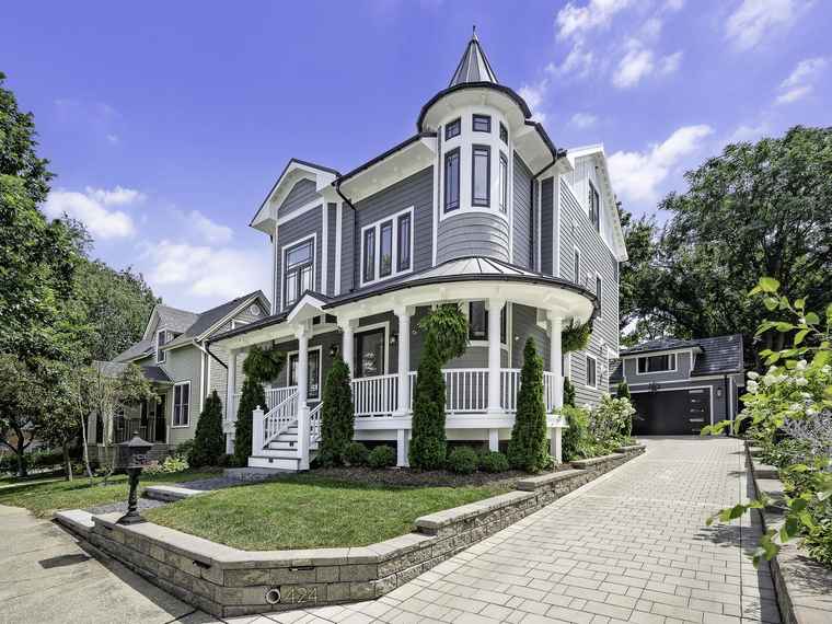 Photo of 424 E Maple Ave La Grange, IL 60525