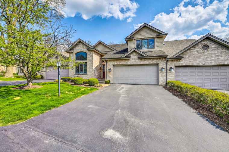 Photo of 70 W Deer Haven Ct Crete, IL 60417