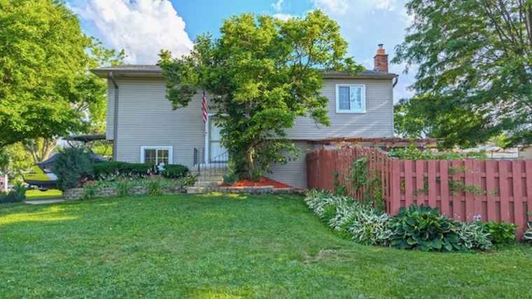 Photo of 580 Mesa Verde Ct Carol Stream, IL 60188