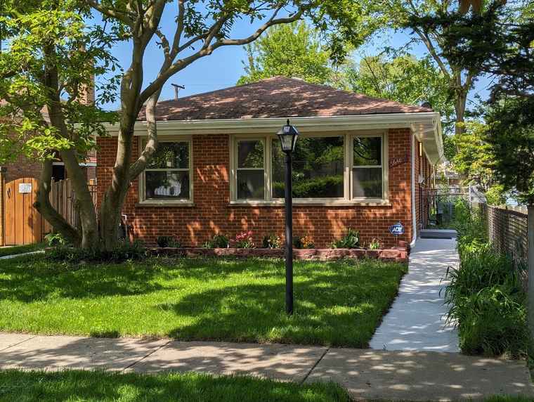 Photo of 7648 Kenneth Ave Skokie, IL 60076