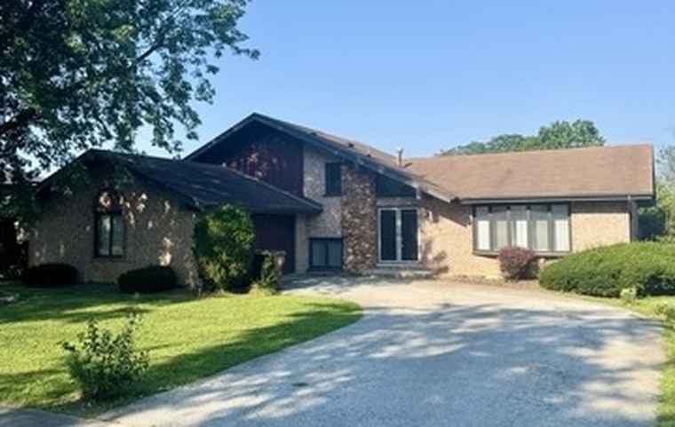 Photo of 19002 Springfield Ave Flossmoor, IL 60422