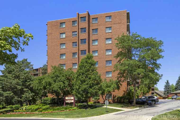 Photo of 1 Bloomingdale Pl #703 Bloomingdale, IL 60108