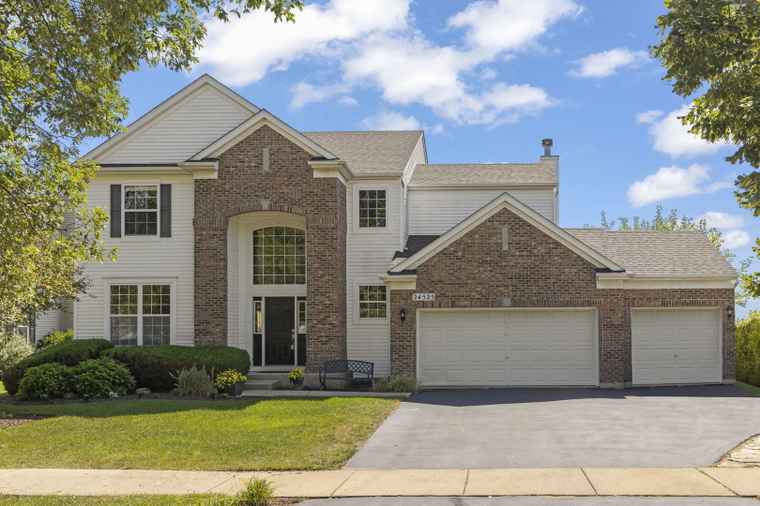 Photo of 24525 Champion Dr Plainfield, IL 60585