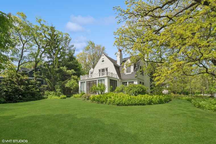 Photo of 550 Oak St Winnetka, IL 60093