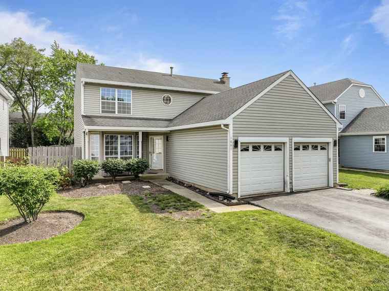 Photo of 1861 Grosse Pointe Cir Hanover Park, IL 60133