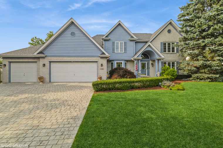 Photo of 11136 Woodstock Dr Orland Park, IL 60467