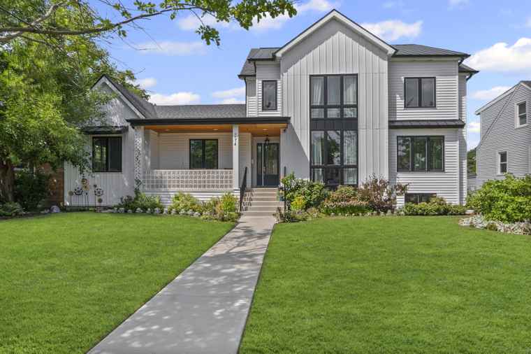 Photo of 7014 Church St Morton Grove, IL 60053