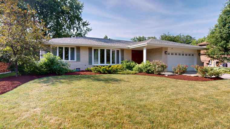 Photo of 1445 71st St Downers Grove, IL 60516
