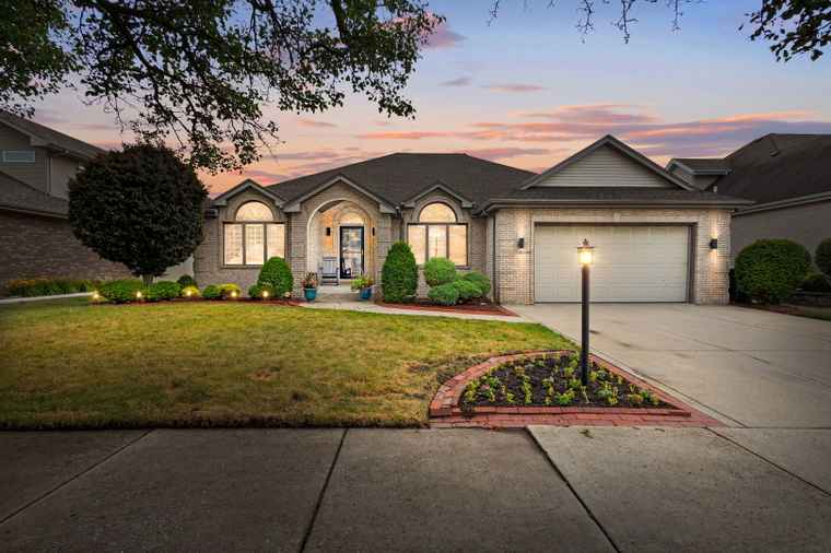Photo of 18049 Brittany Ln Lansing, IL 60438