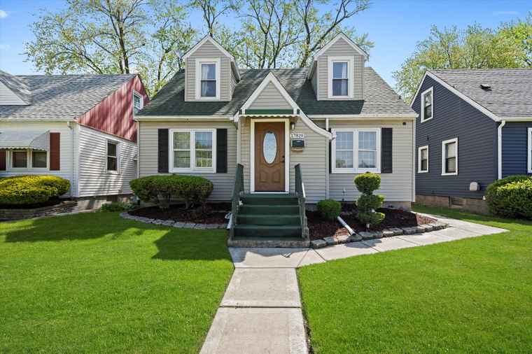 Photo of 17819 Walter St Lansing, IL 60438