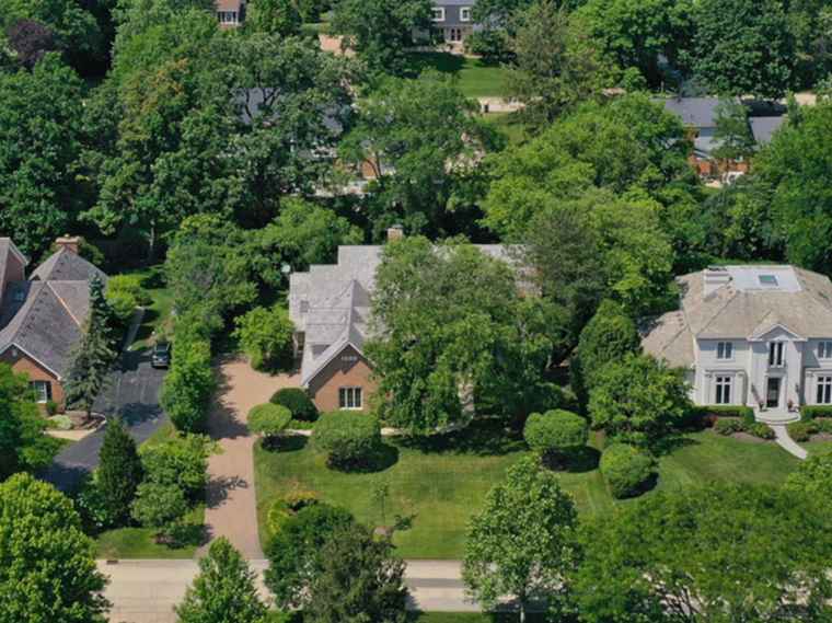 Photo of 1280 Lawrence Ave Lake Forest, IL 60045
