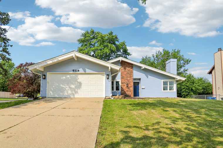 Photo of 5216 Arlington Cir Hanover Park, IL 60133