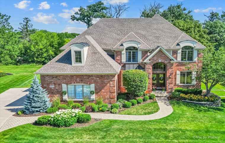 Photo of 675 Oak Ln South Elgin, IL 60177