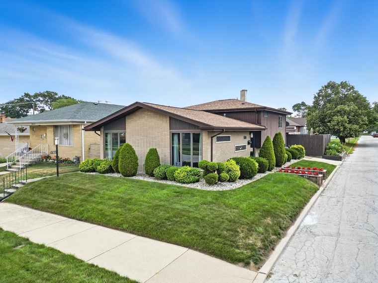 Photo of 45 Mason St Calumet City, IL 60409