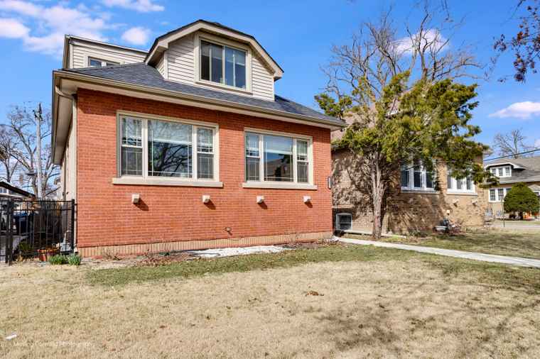 Photo of 1902 S 9th Ave Maywood, IL 60153