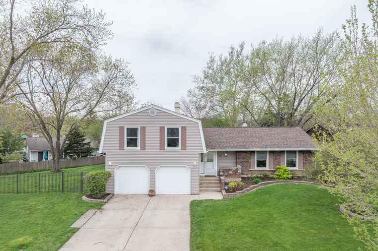 Photo of 258 Fremont Ct Bloomingdale, IL 60108