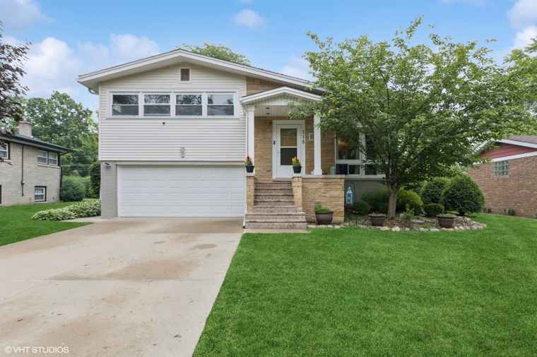 Photo of 115 S We Go Trl Mount Prospect, IL 60056