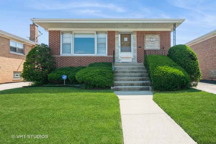 Photo of 639 Hoxie Ave Calumet City, IL 60409